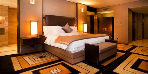 Last Minute Hotel Deals in Glasgow from £19/day .